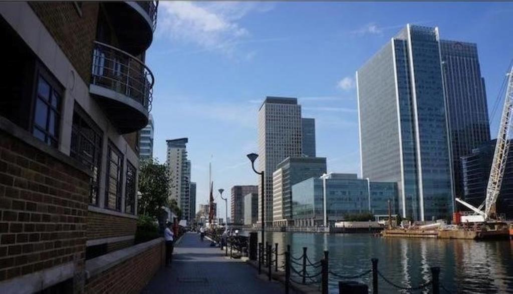 Apartment Wharf - Meridian Place Barking  Exterior foto